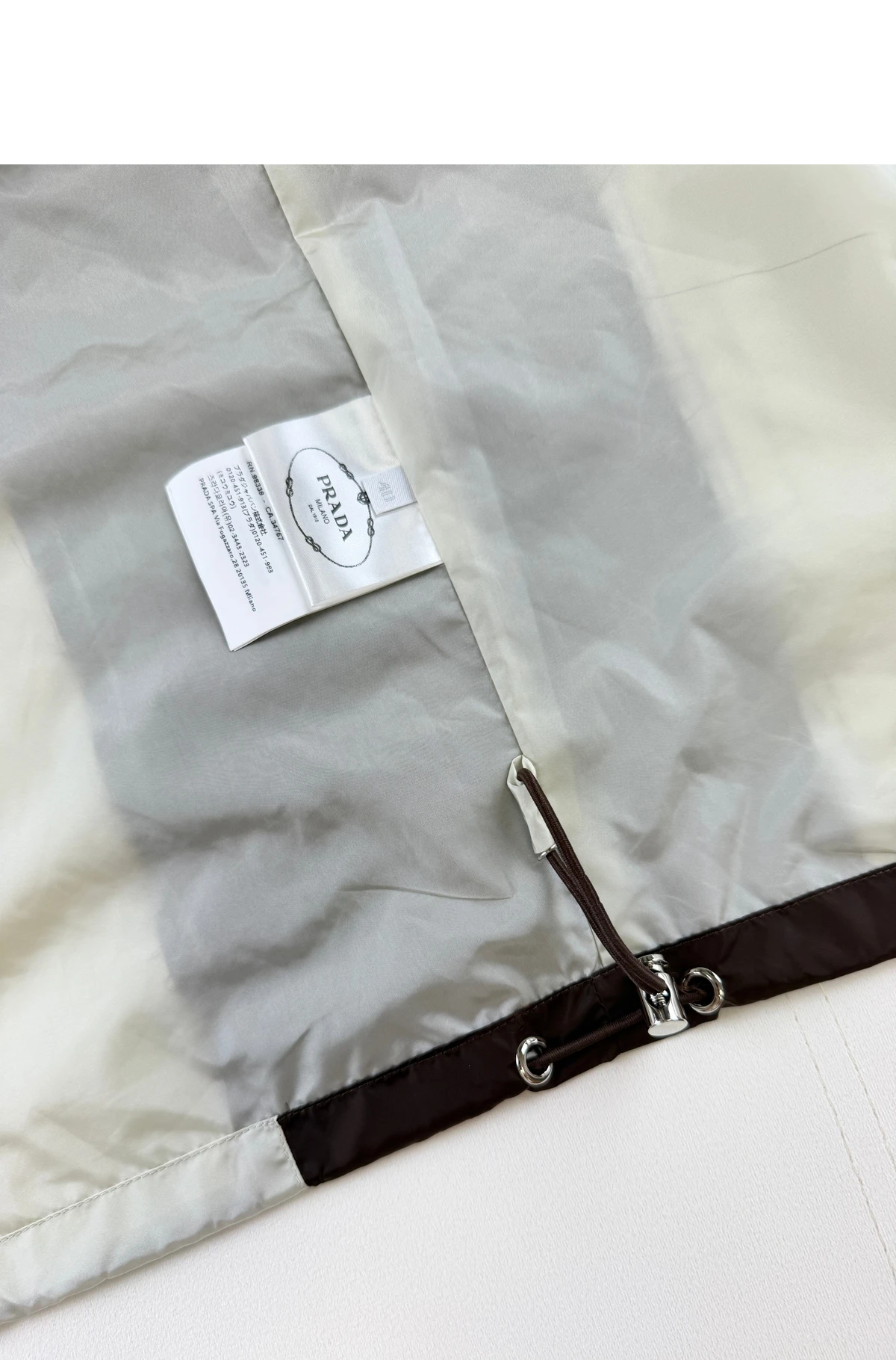 [PRADA] 프라다 라이트웨이트 리나일론 자켓 초크 화이트 에보니