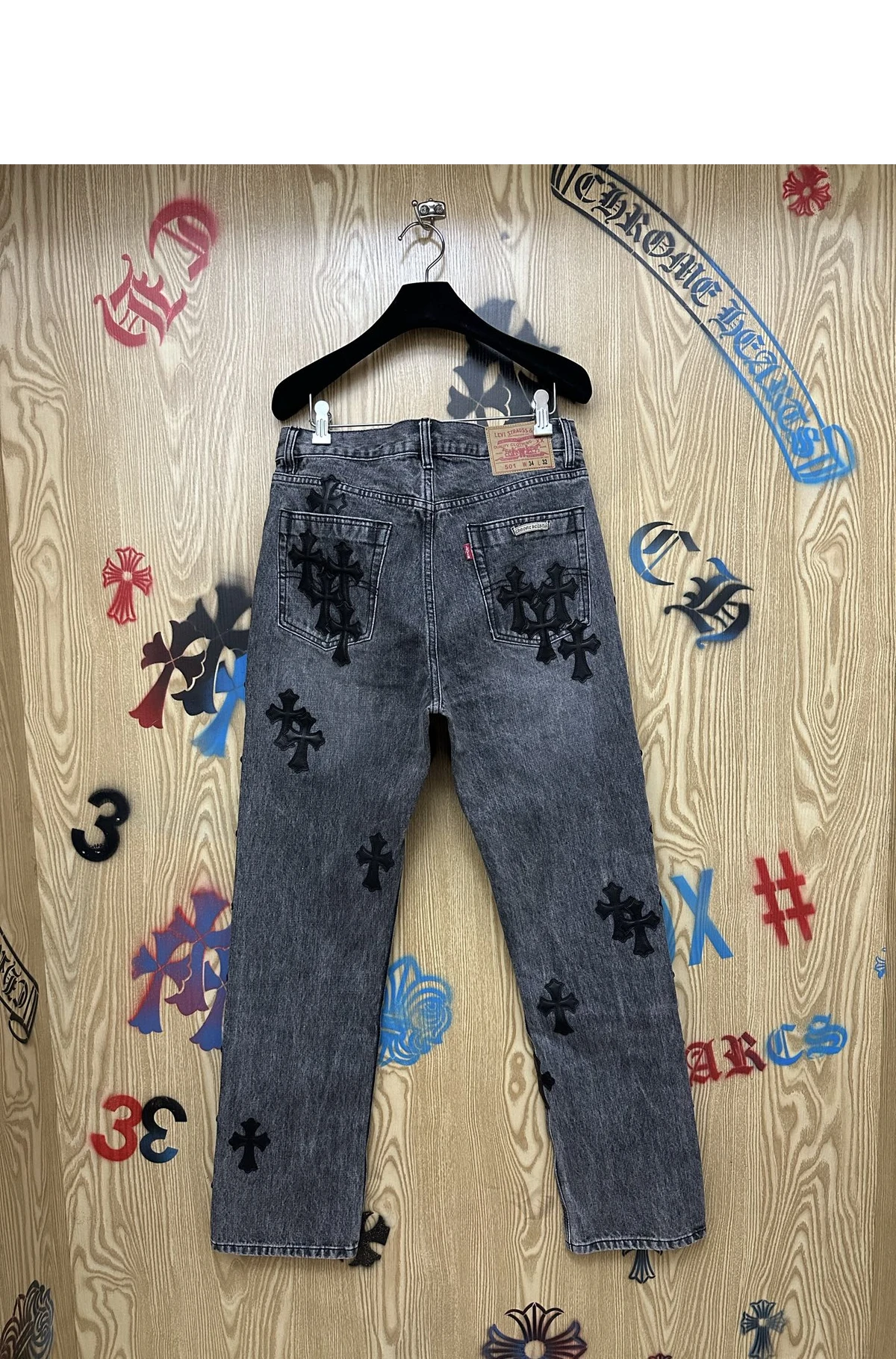 [Chrome Hearts] 크롬하츠 블랙 레더 크로스 패치 디스트레스드 데님 팬츠 블랙 워시드