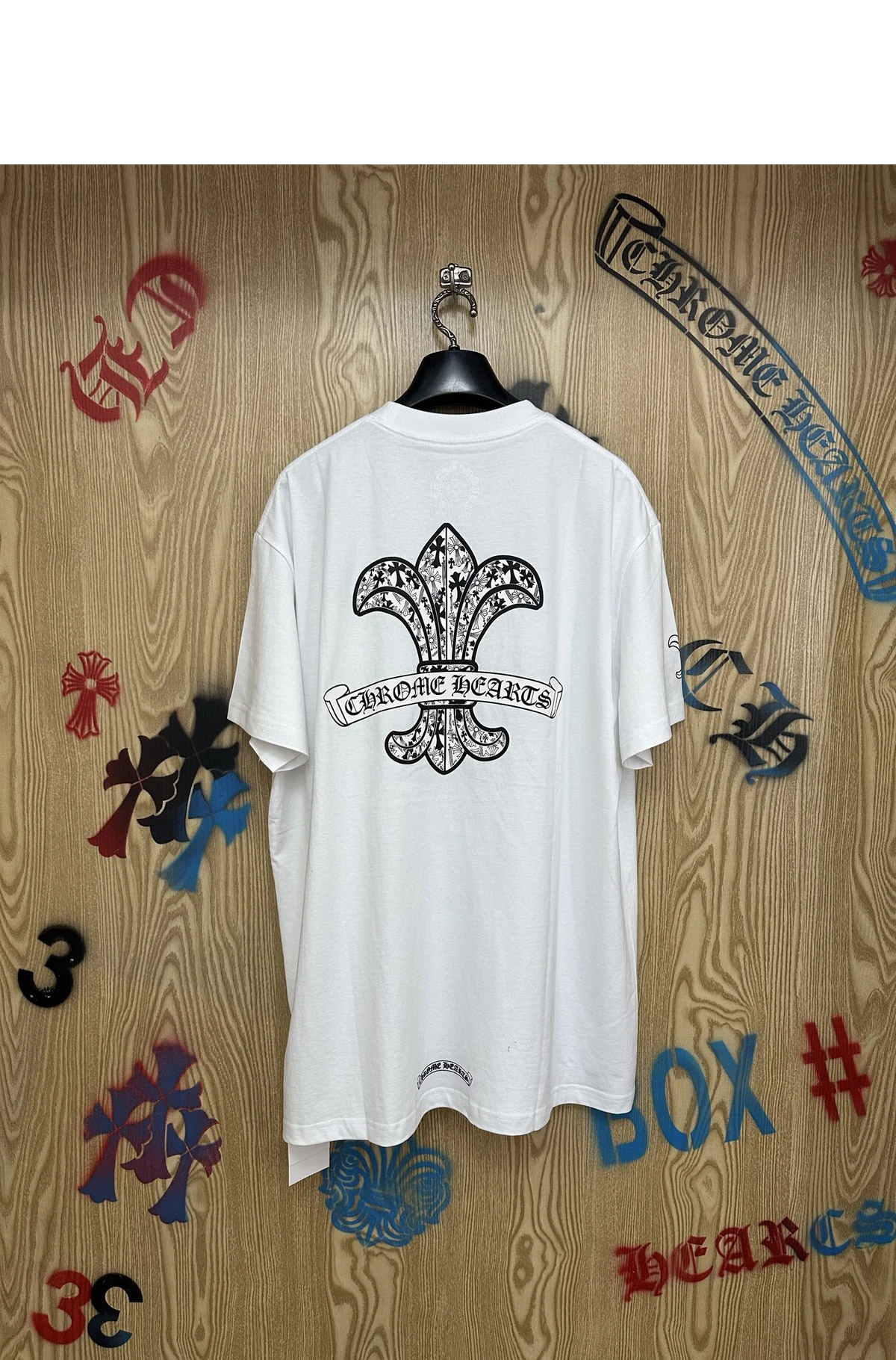 [Chrome Hearts] 크롬하츠 BS 플뢰르 스크롤 라벨 로고 포켓 쇼트슬리브 화이트