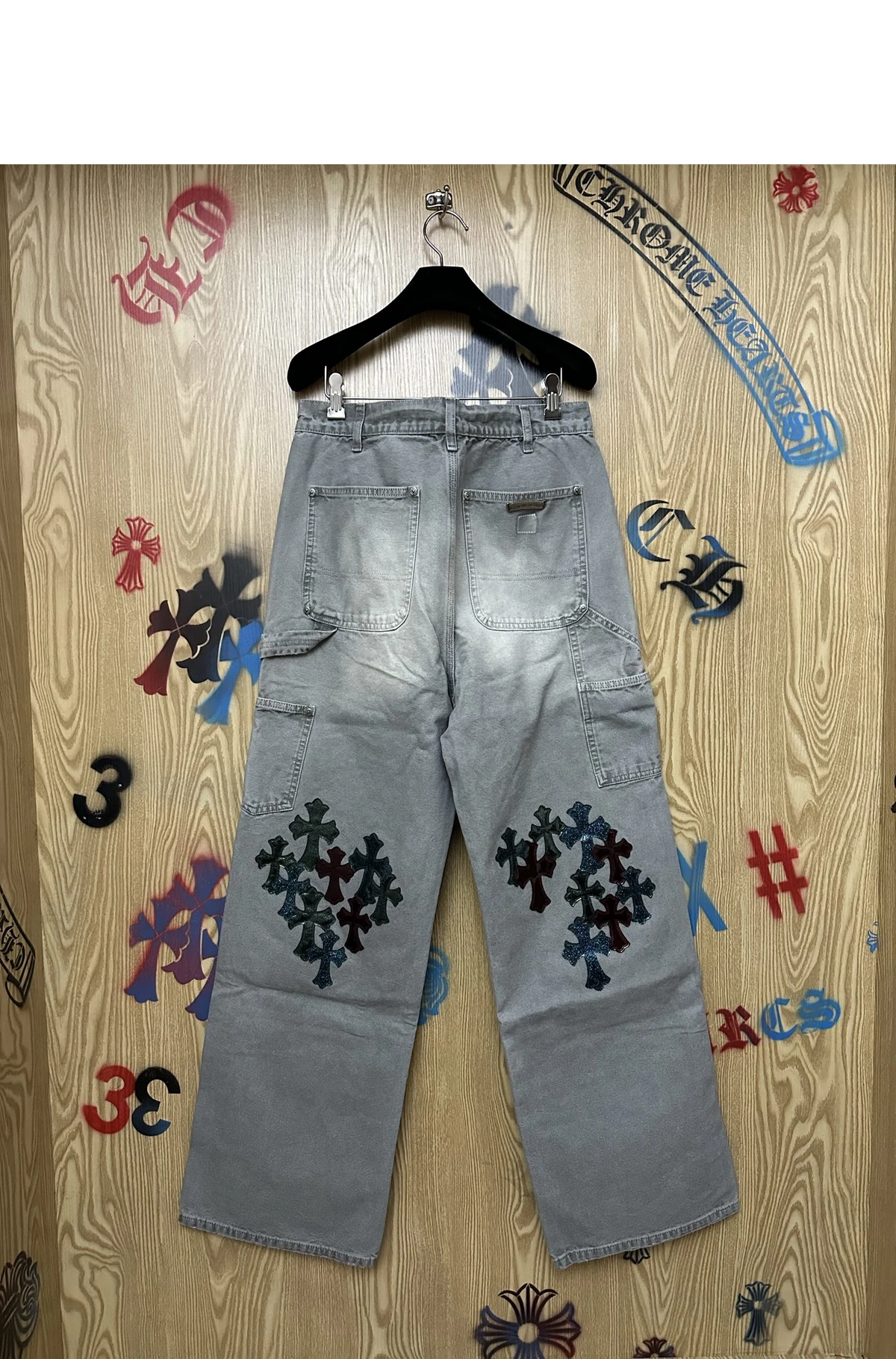 [Chrome Hearts] 크롬하츠 세메터리 크로스 레더 패치 더블니 카펜터 팬츠 그레이