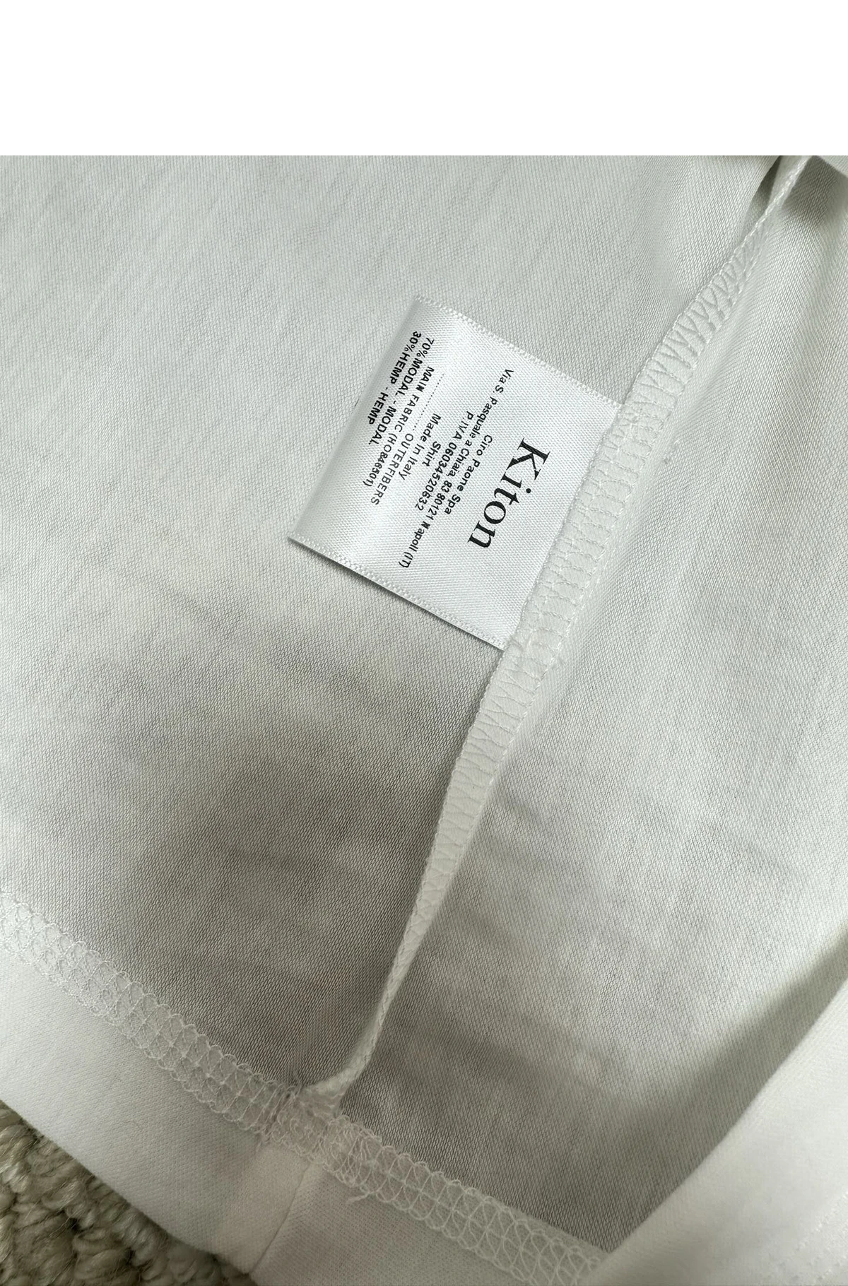 [KITON] 키톤 하드웨어 메탈 로고 코튼 린넨 블렌드 하프 지퍼 쇼트슬리브 폴로 셔츠 화이트