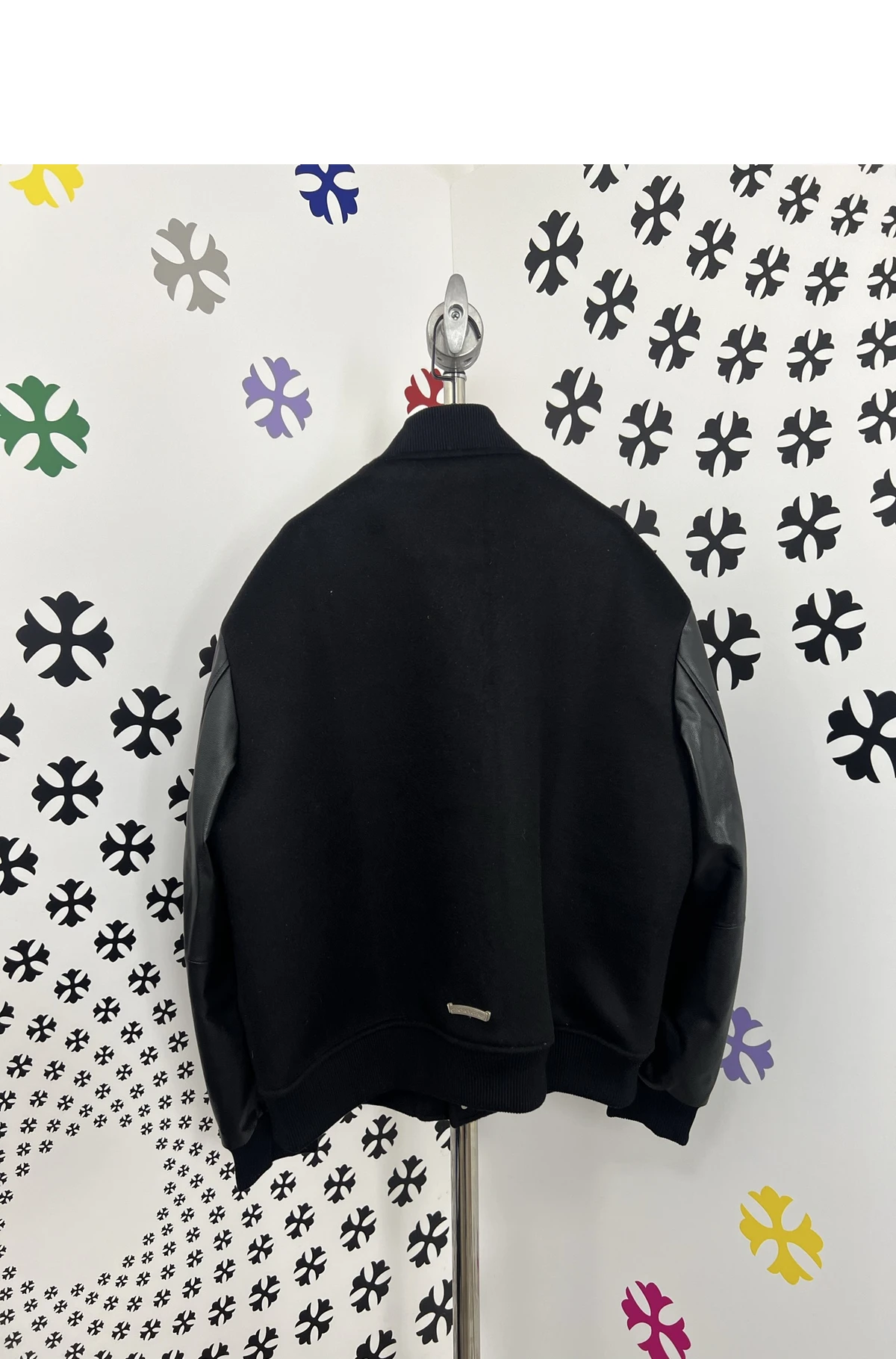 [Chrome Hearts] 크롬하츠 이니셜 C 패치 울 레더 슬리브 실버 버튼 바시티 자켓 블랙