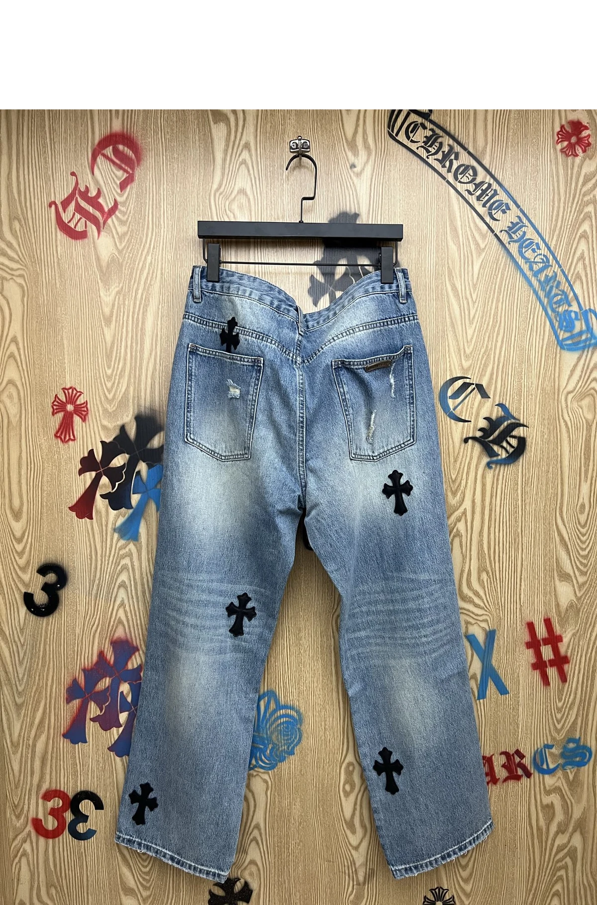 [Chrome Hearts] 크롬하츠 멀티 크로스 레더 패치 디스트레스트 스트레이트 레그 데님 진 인디고 블루