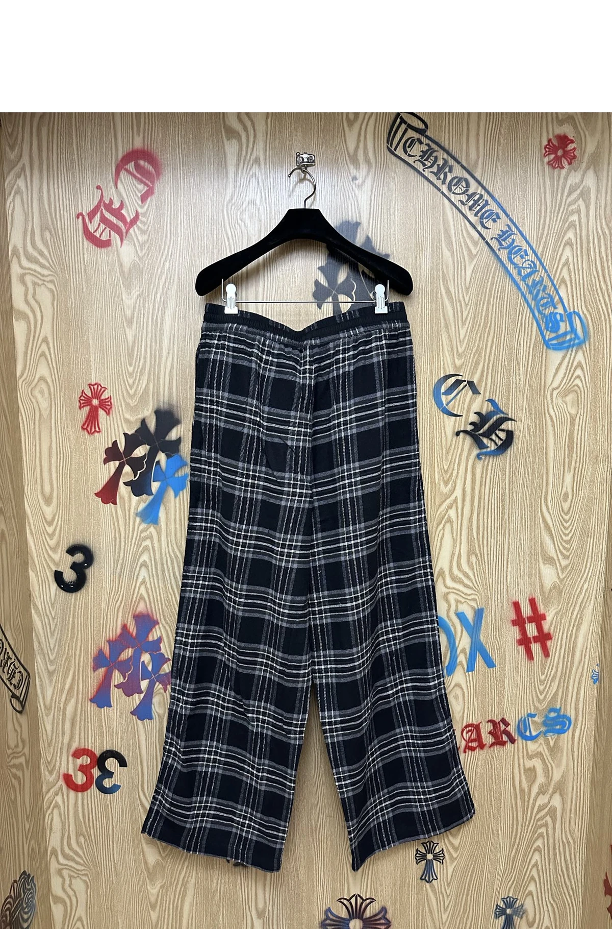 [Chrome Hearts] 크롬하츠 플래드 체크 레더 패치 디테일 드로우스트링 와이드 레그 트라우저 팬츠 블랙 화이트