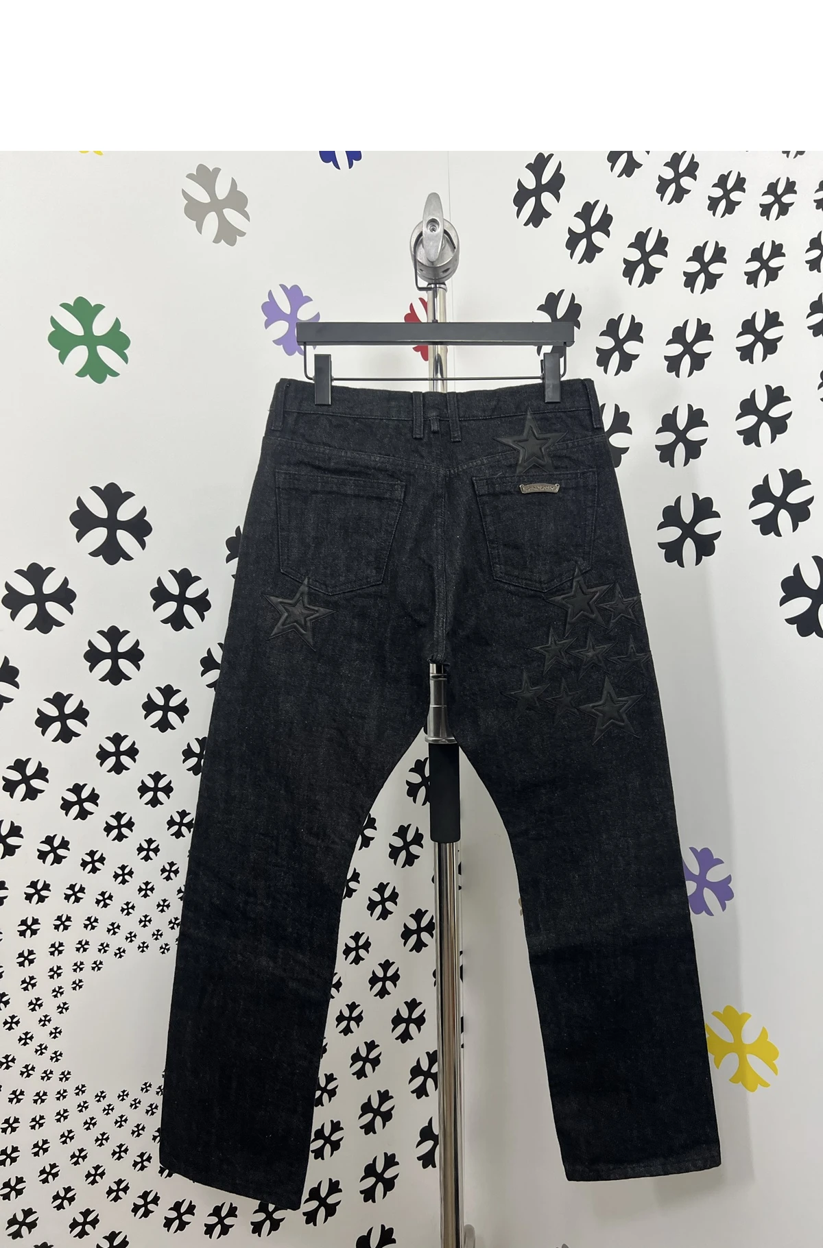 [Chrome Hearts] 크롬하츠 올오버 스타 레더 패치 디테일 스트레이트 레그 데님 진 워시드 블랙