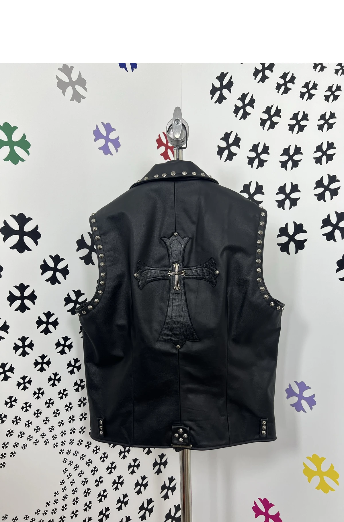 [Chrome Hearts] 크롬하츠 크로스 패치 앤 크로스볼 스터드 레더 바이커 베스트 블랙