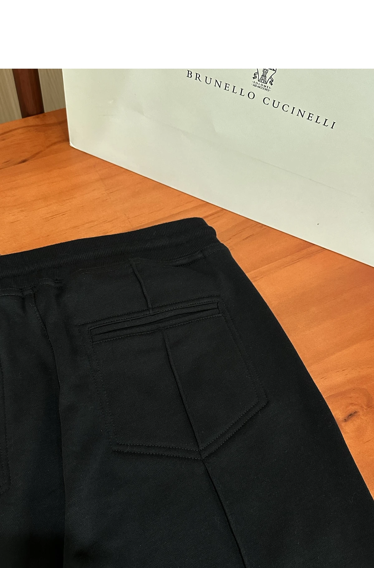 [BRUNELLO CUCINELLI] 브루넬로 쿠치넬리 테크노 코튼 프렌치 테리 파이핑 스웨트팬츠 블랙