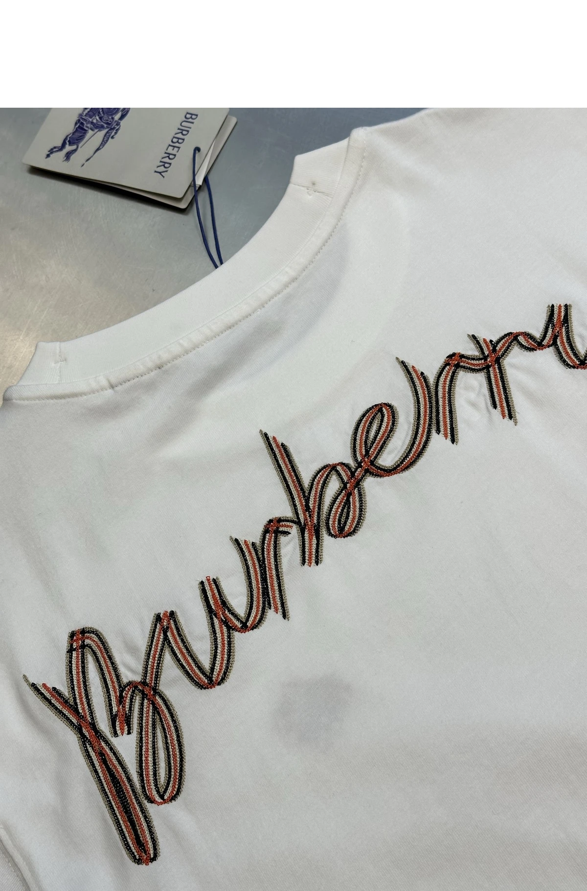 [BURBERRY] 버버리 체크 모티프 레터링 엠브로이더리 코튼 저지 티셔츠 화이트