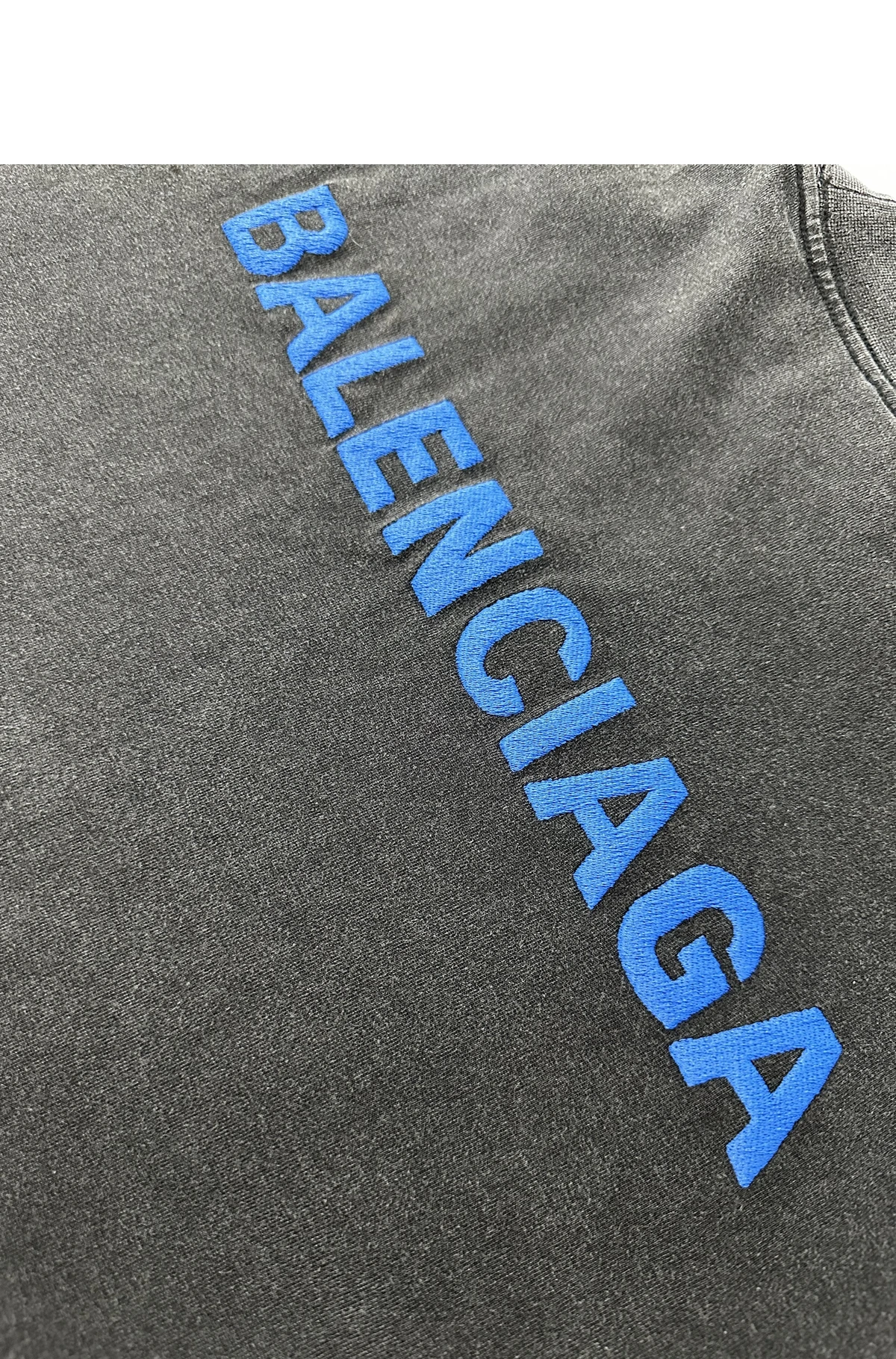 [BALENCIAGA] 발렌시아가 백 엠브로이드 드라이 저지 크루넥 쇼트 슬리브 티셔츠 블랙/블루