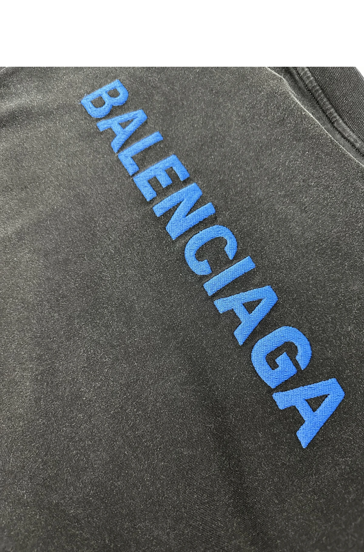 [BALENCIAGA] 발렌시아가 백 엠브로이드 드라이 저지 크루넥 롱슬리브 티셔츠 블랙/블루