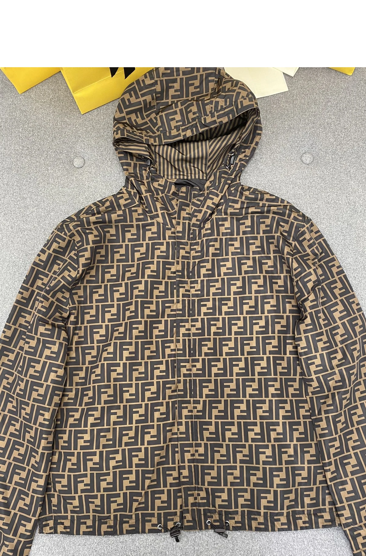 [FENDI] 펜디 FF 모티프 페퀸 스트라이프 리버서블 후디드 나일론 블루종 윈드브레이커 재킷 브라운